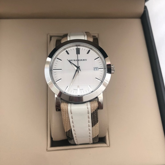 Women’s Burberry Watch - Picture 2 of 5